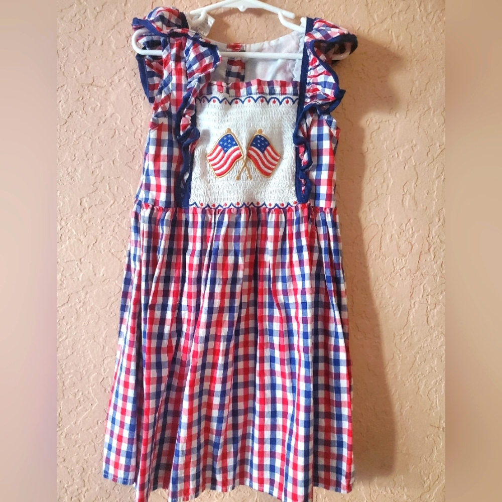 Plaid red white and blue dress with ruffled sleeves Boutique bought size 8/9